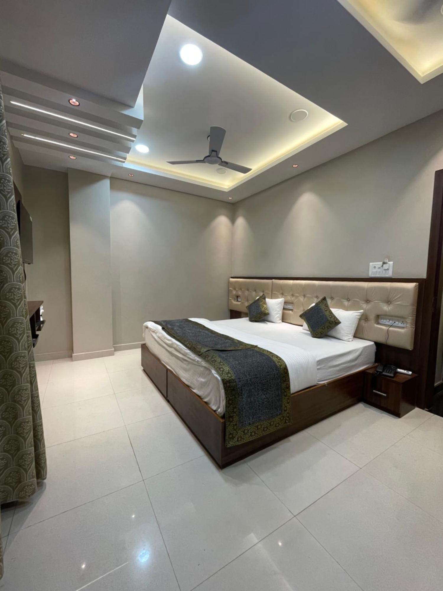 Vishwanath Inn Bénarès Extérieur photo